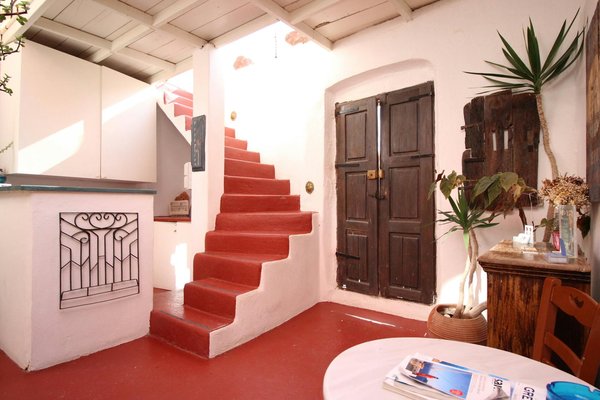 Uncover York's Fascinating Heritage: Budget-Friendly Tours of Iconic Historical Sites Await!